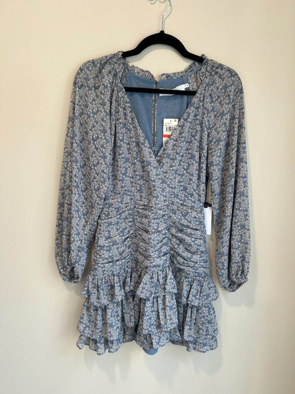 ASTR‎ The Label Blue Floral Ruched Mini Dress NWT Ruffle Tiered XS - Picture 2 of 9
